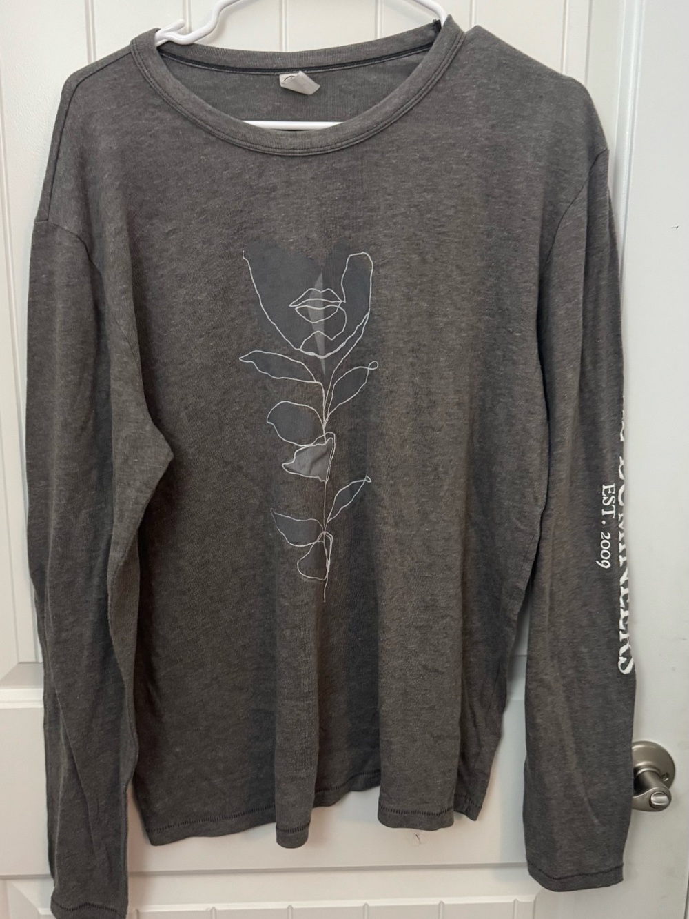 The Lumineers Est. 2009 Graphic Long Sleeve Tee Gray Size Large A